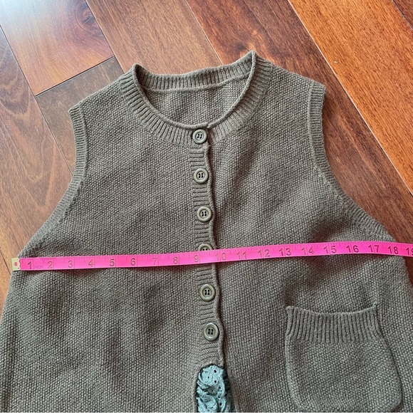 Saku New York Sleeveless Knit Vest Olive Green Top with Lace Trim Button Down S - Picture 7 of 8